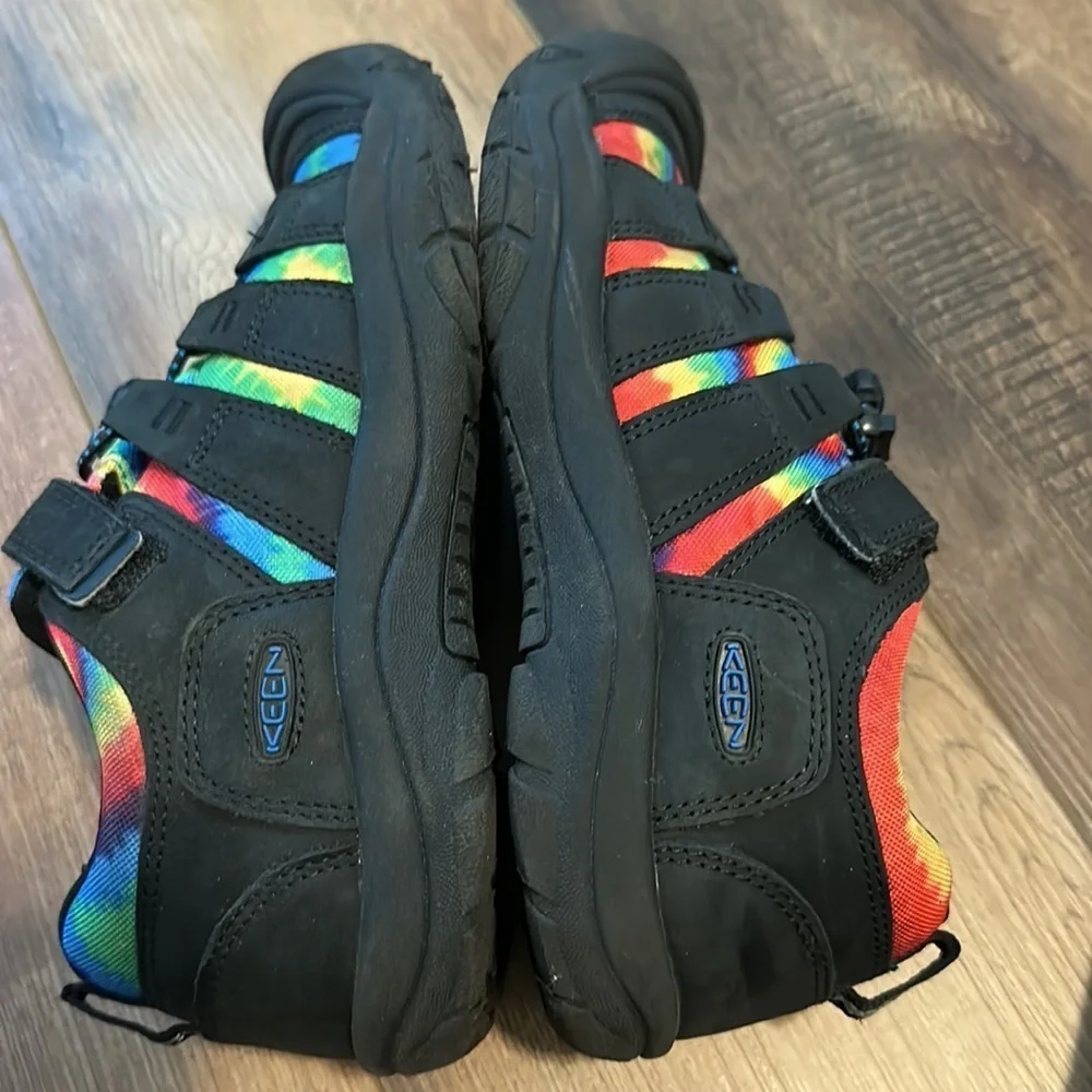 Keen Newport Black/Original Tie Dye Water/Hiking‎ Shoes Sandals Size 5